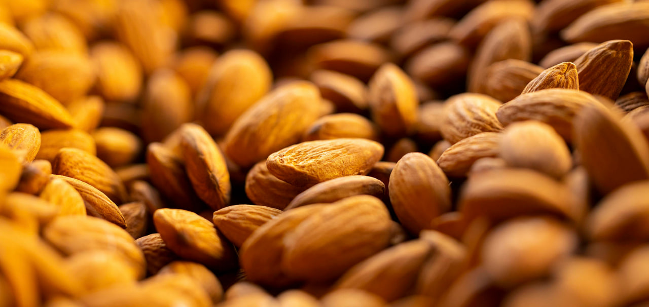 تصویر دوم از مغز بادام شیرین خام