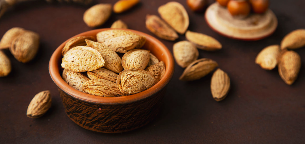 تصویر دوم از بادام پوست کاغذی خام