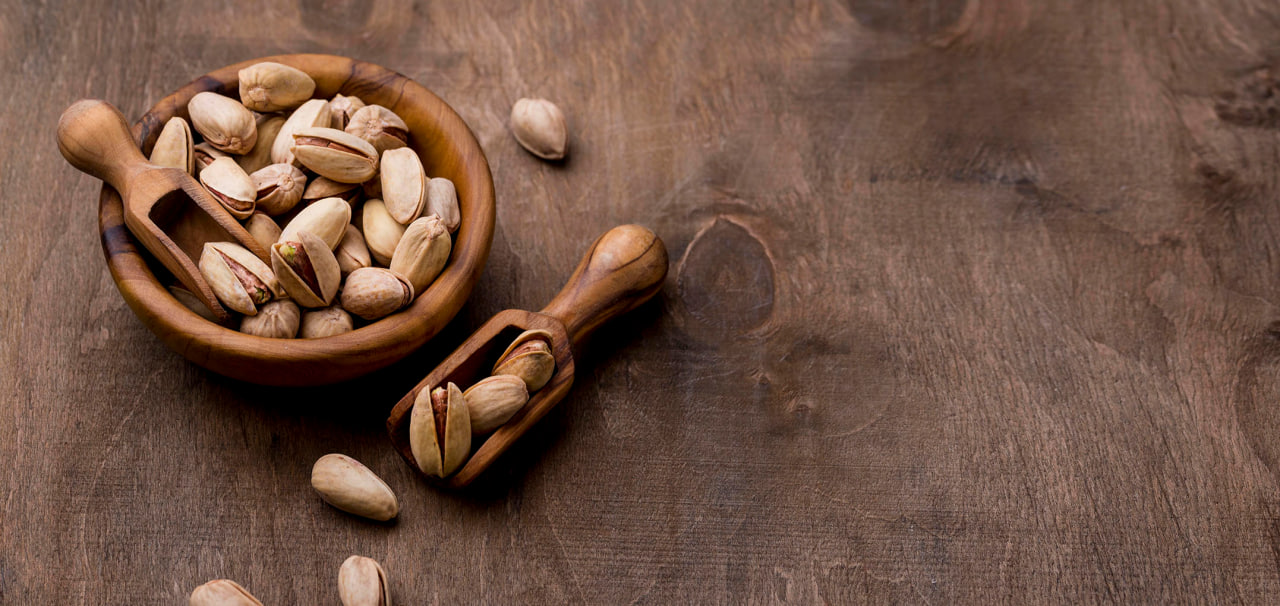 تصویر دوم از گردو با پوست